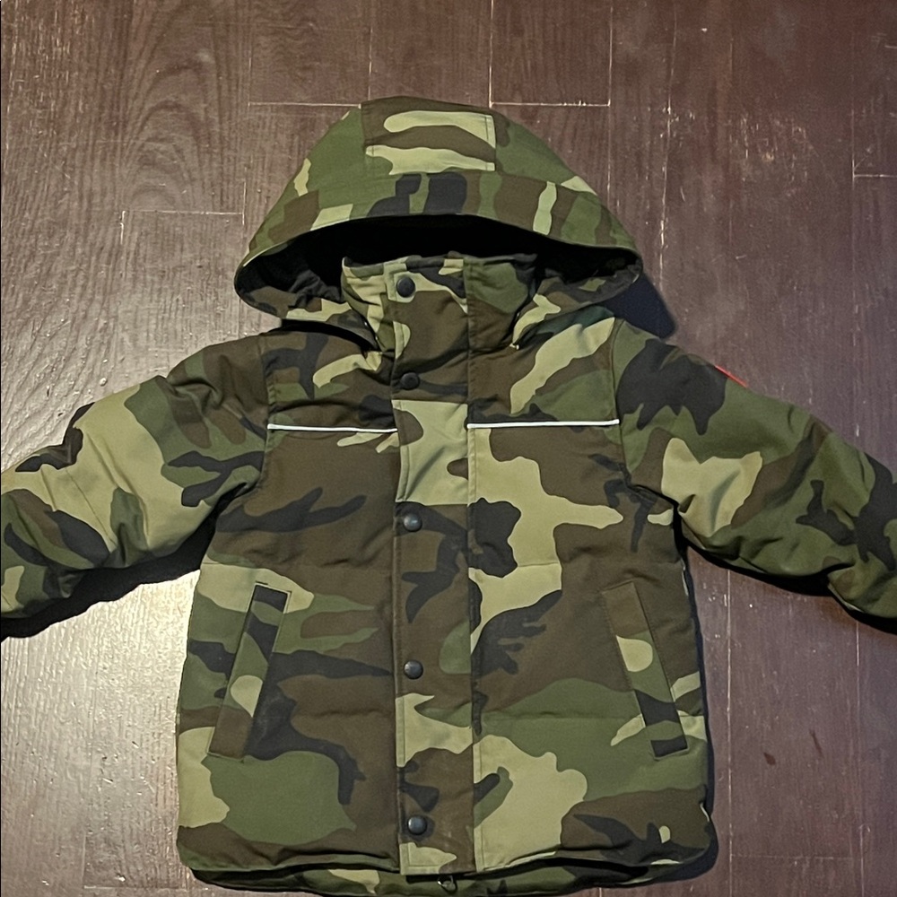 Kids size 4/5 Canada Goose Bomber Coat.